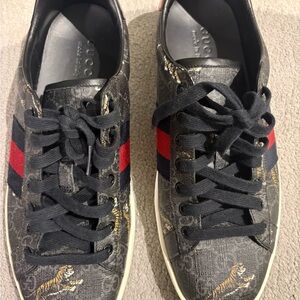 Gucci Men's Black Sneakers with Red and Blue Stripes
